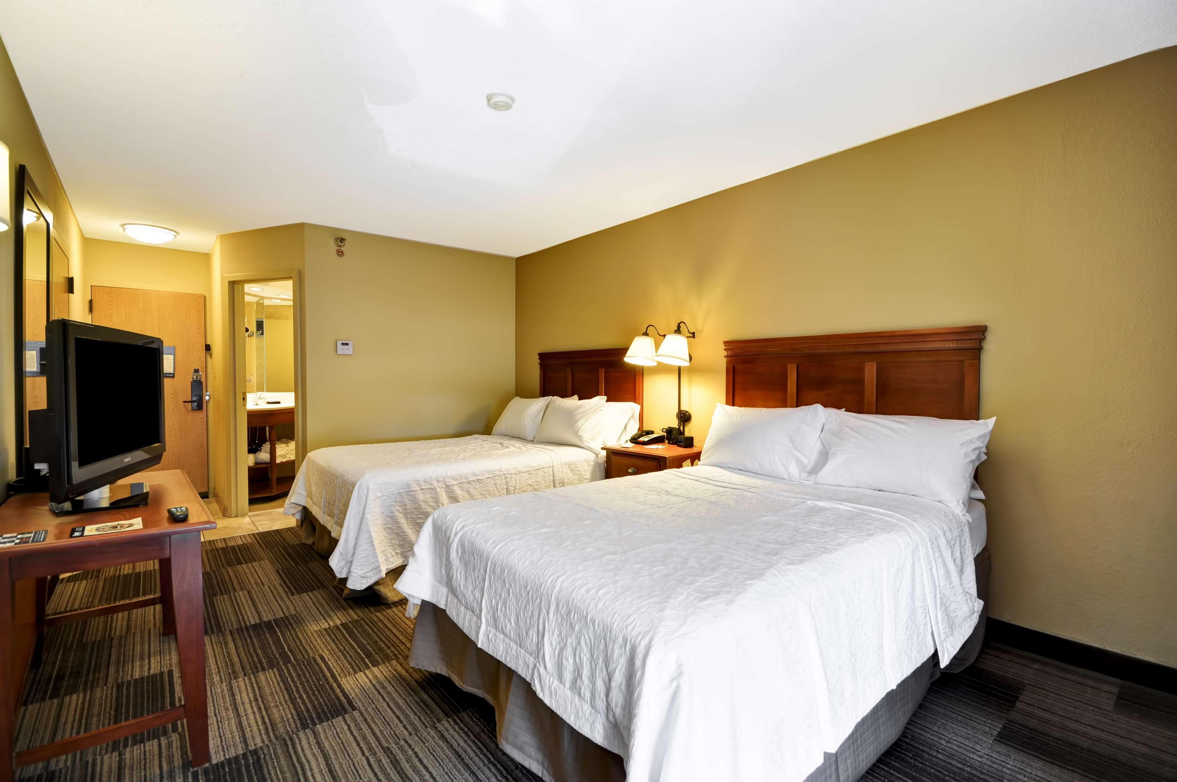 Hampton Inn Memphis Poplar Экстерьер фото