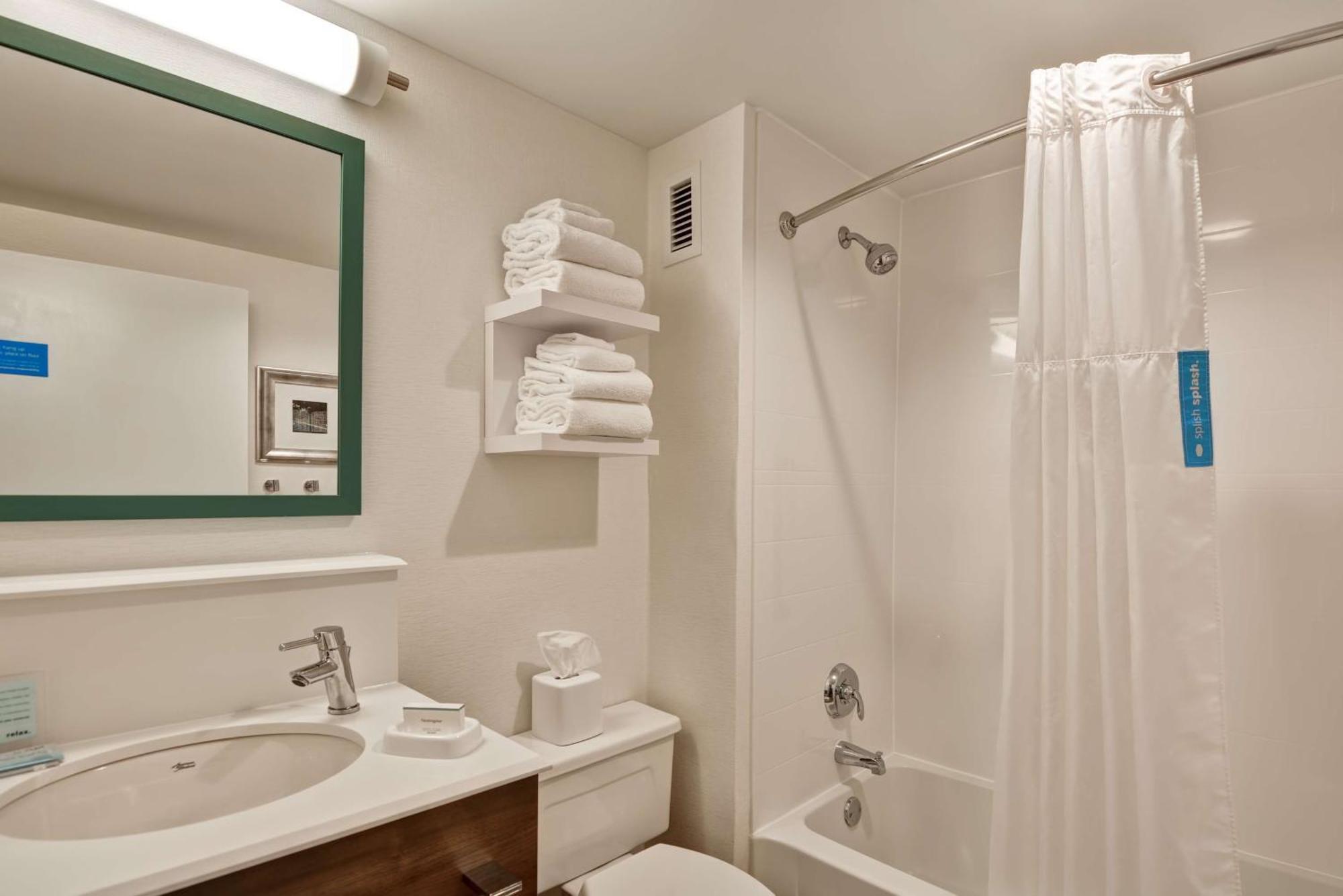 Hampton Inn Memphis Poplar Экстерьер фото