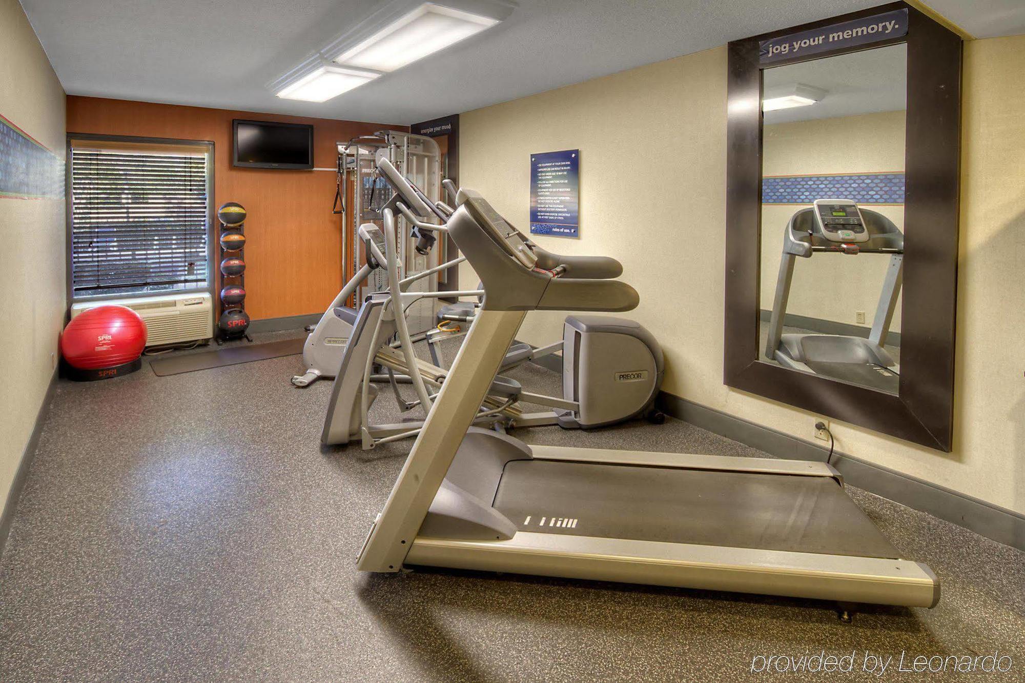 Hampton Inn Memphis Poplar Экстерьер фото