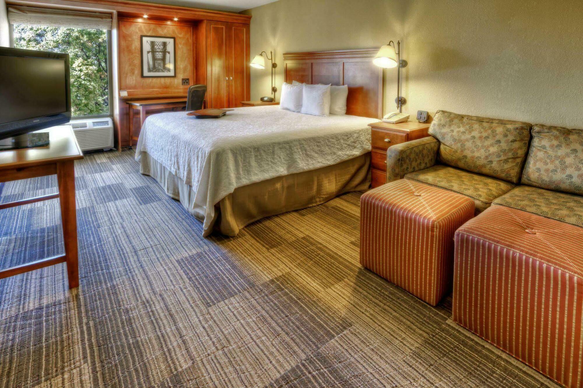 Hampton Inn Memphis Poplar Экстерьер фото